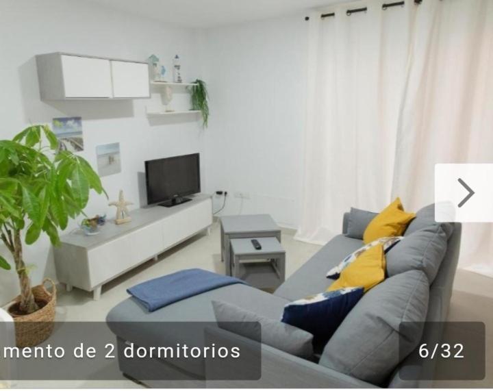 Brisas Del Medano Apartment *